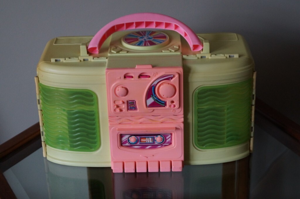 barbie radio house